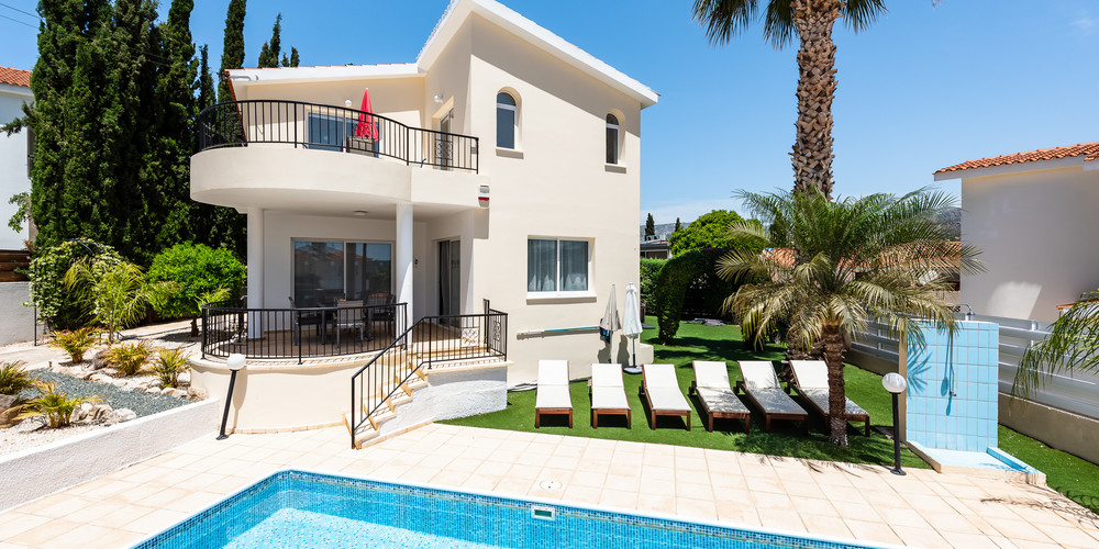 Villa Raya 1 with swimming pool